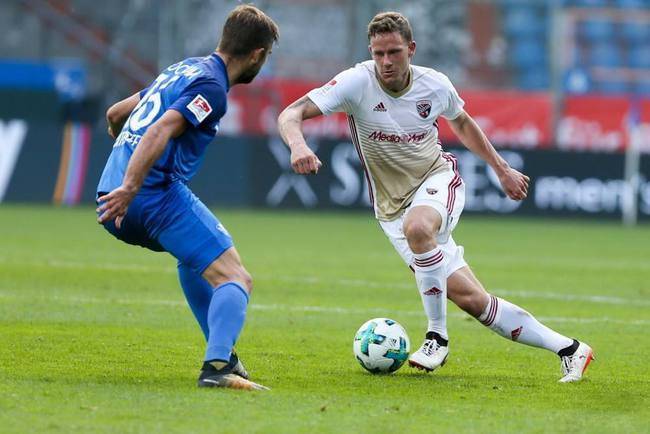 基尔VS弗赖堡：德甲赛场巅峰对决！